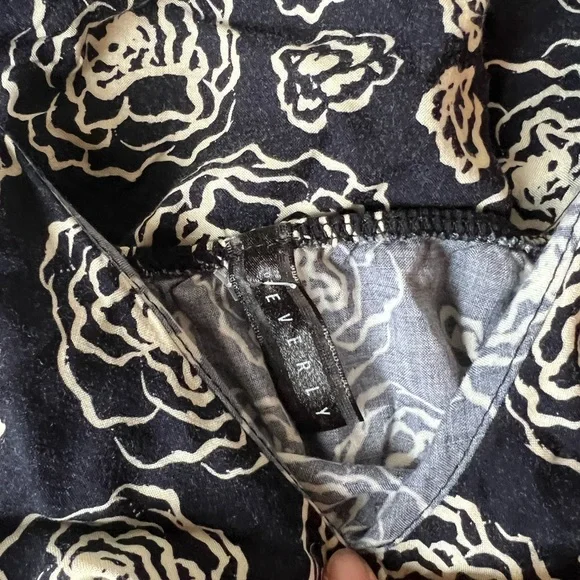 Everly Floral Dress - Picture 6 of 9